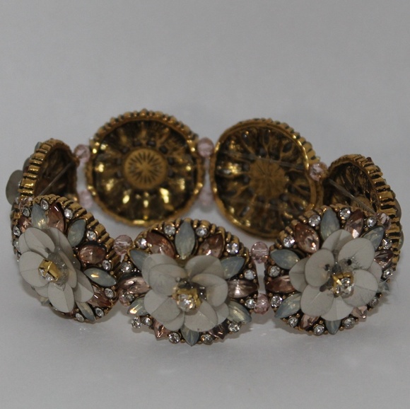 Statement bracelets - Picture 2 of 3